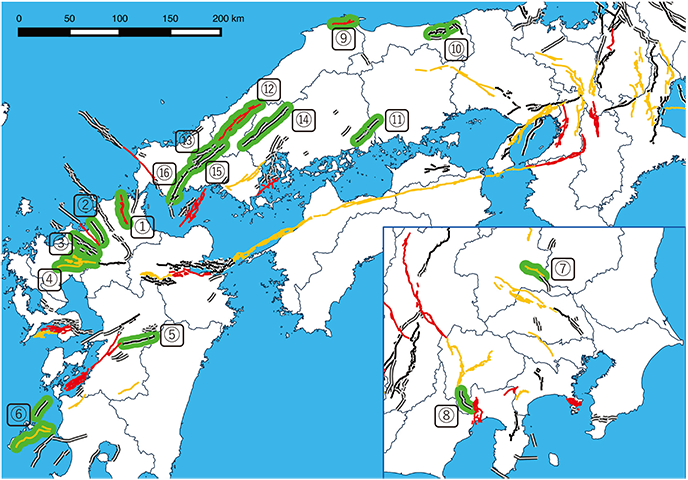 図1　九州地域、関東地域及び中国地域の活断層　緑色で囲ったものが今回主要活断層帯に追加された活断層。①～⑯の番号は、「２．主要活断層の追加」の新たに追加した活断層の番号と対応。活断層の線の色は、活断層のランク分けに応じた色（詳しくは地震本部ニュース平成28年秋号「活断層長期評価の表記見直し」をご覧ください）。