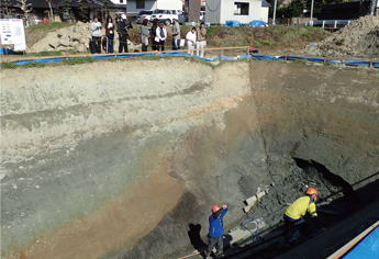 図３　南部田トレンチ北壁面